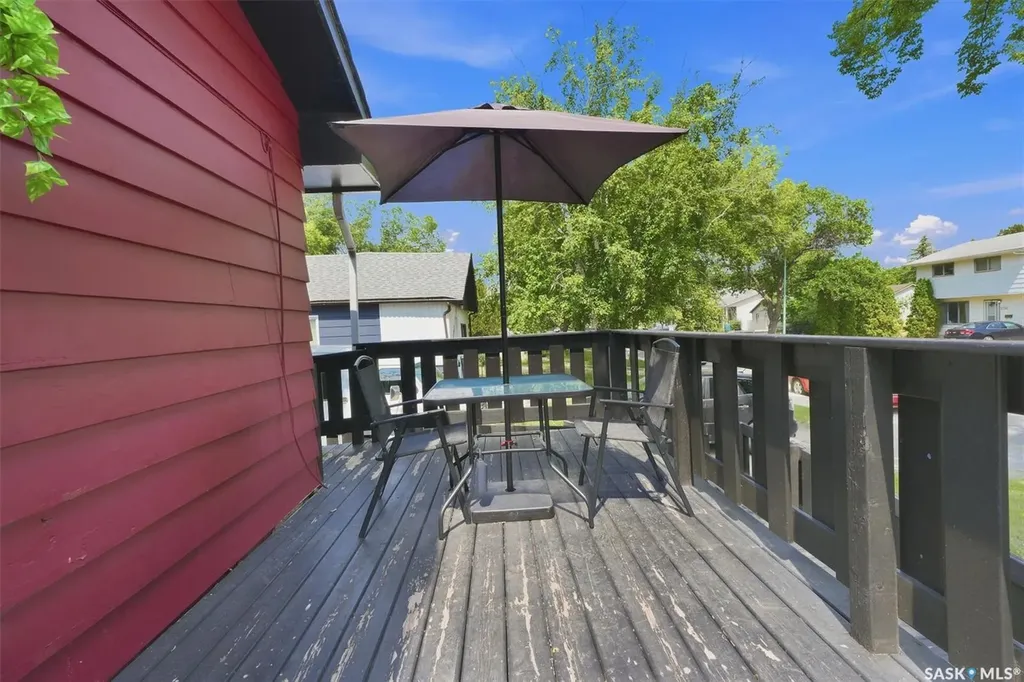1709 2nd Avenue N Saskatoon SK S7K 3N2