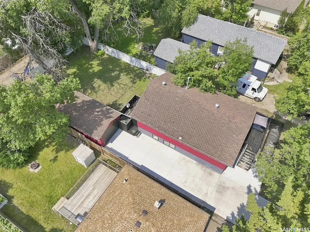 1709 2nd Avenue N Saskatoon SK S7K 3N2