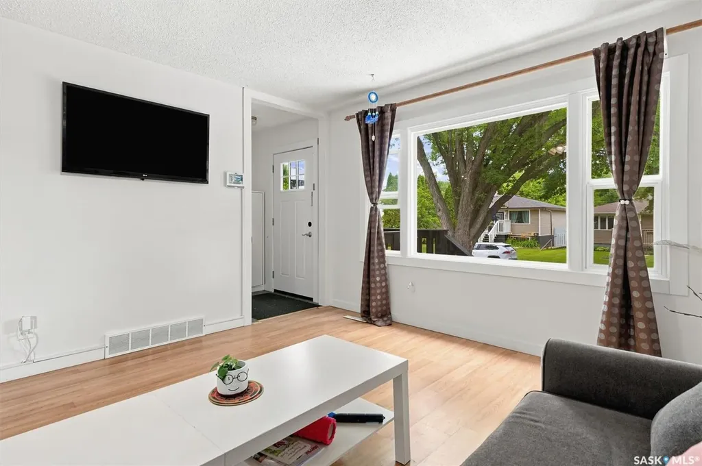 1709 2nd Avenue N Saskatoon SK S7K 3N2