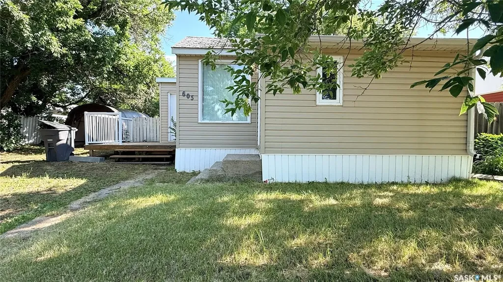 605 2nd Street Estevan SK S4A 2K8