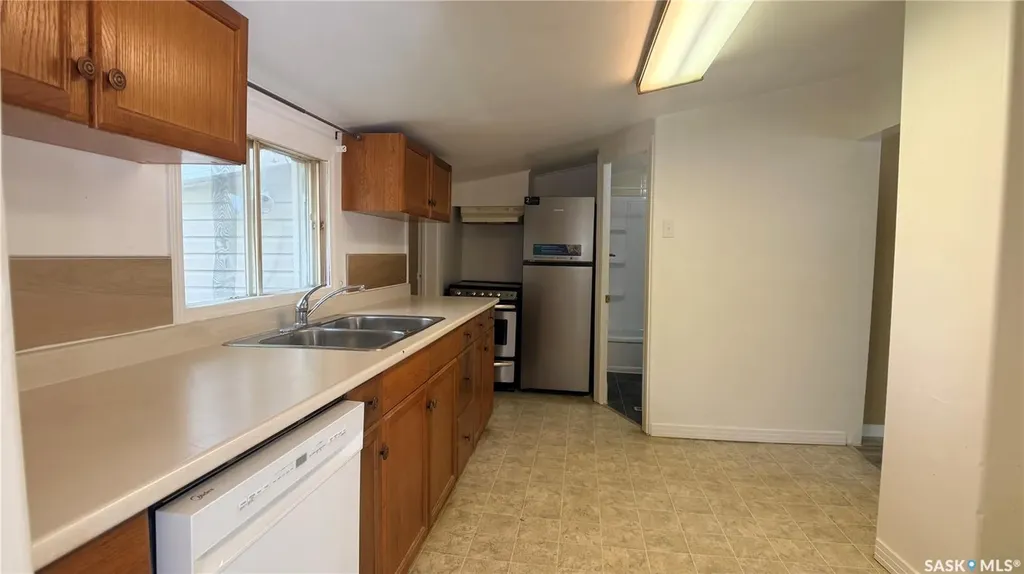 605 2nd Street Estevan SK S4A 2K8