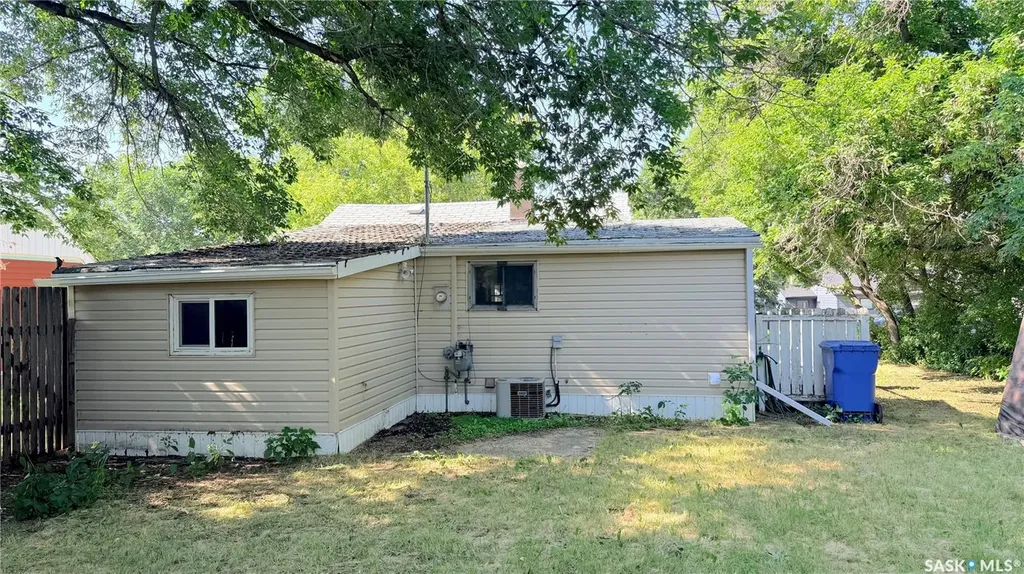 605 2nd Street Estevan SK S4A 2K8