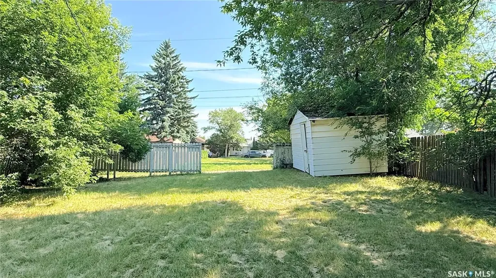 605 2nd Street Estevan SK S4A 2K8