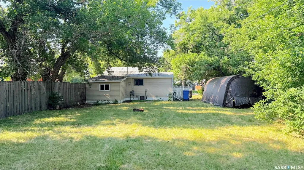 605 2nd Street Estevan SK S4A 2K8