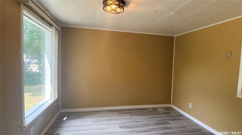 605 2nd Street Estevan SK S4A 2K8