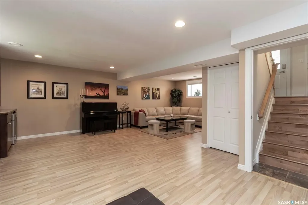 439 Fairbrother Court Saskatoon SK S7S 1H9