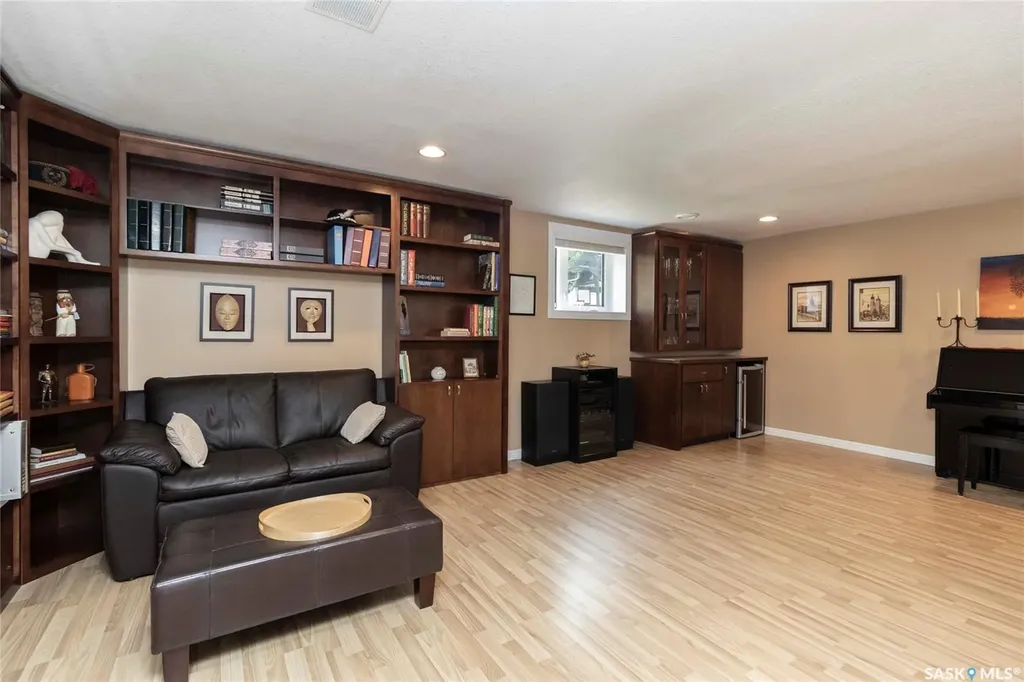 439 Fairbrother Court Saskatoon SK S7S 1H9
