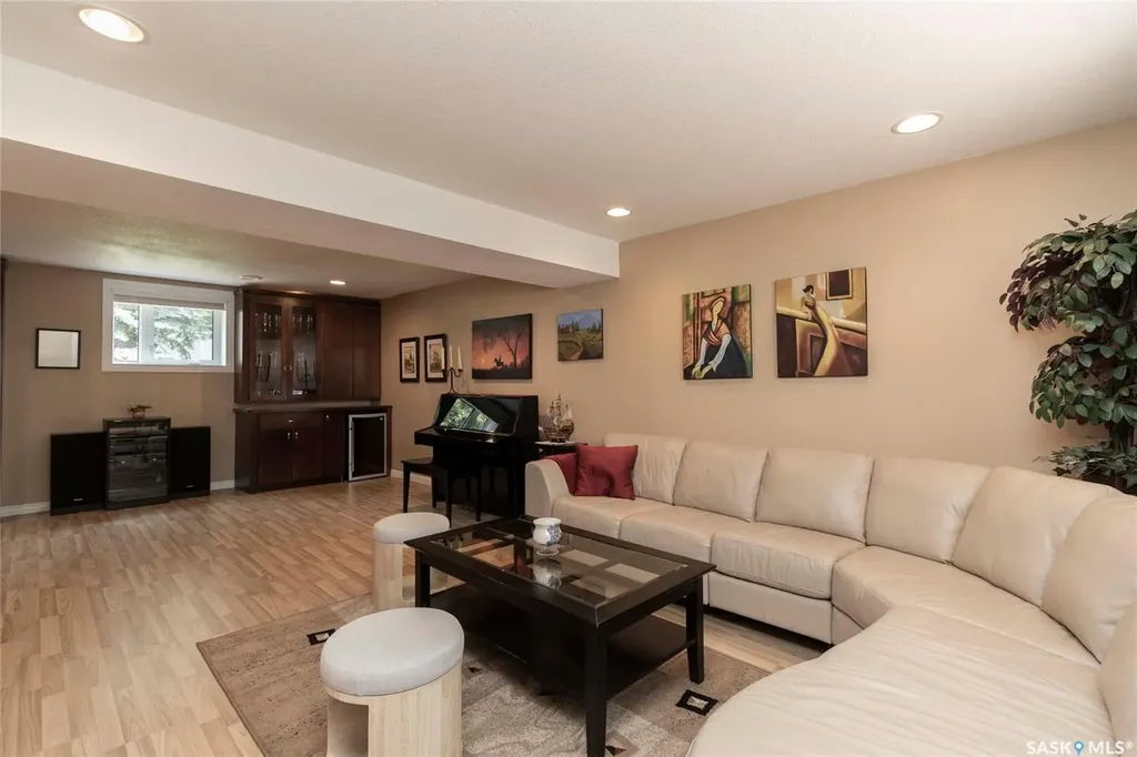 439 Fairbrother Court Saskatoon SK S7S 1H9