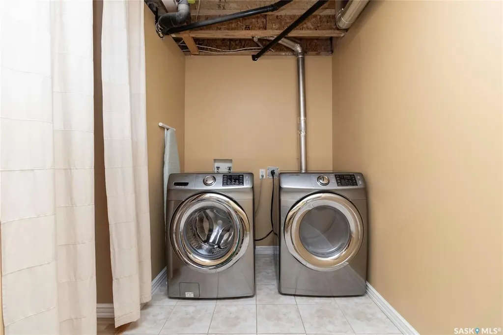 439 Fairbrother Court Saskatoon SK S7S 1H9