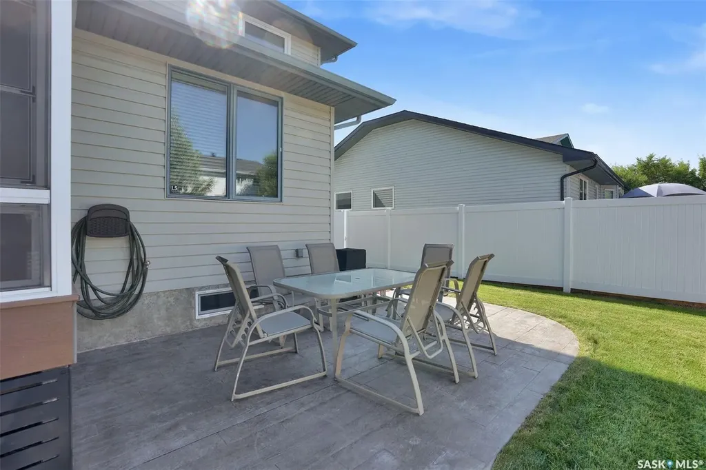 1675 Rousseau Crescent N Regina SK S4X 4L9