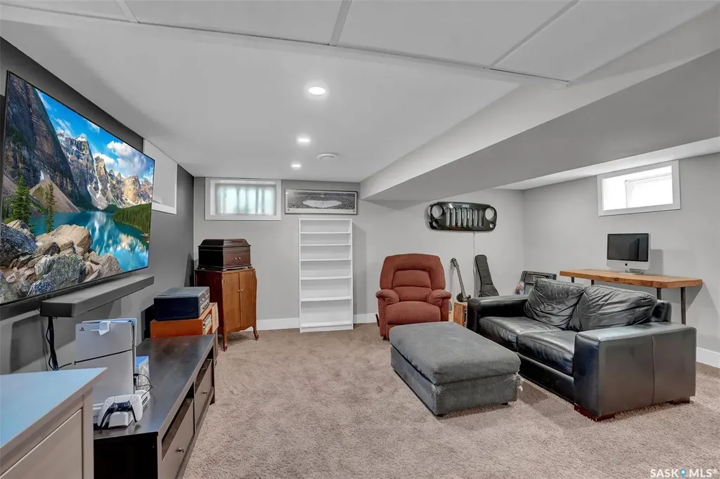 2604 Robinson Street Regina SK S4T 2R4