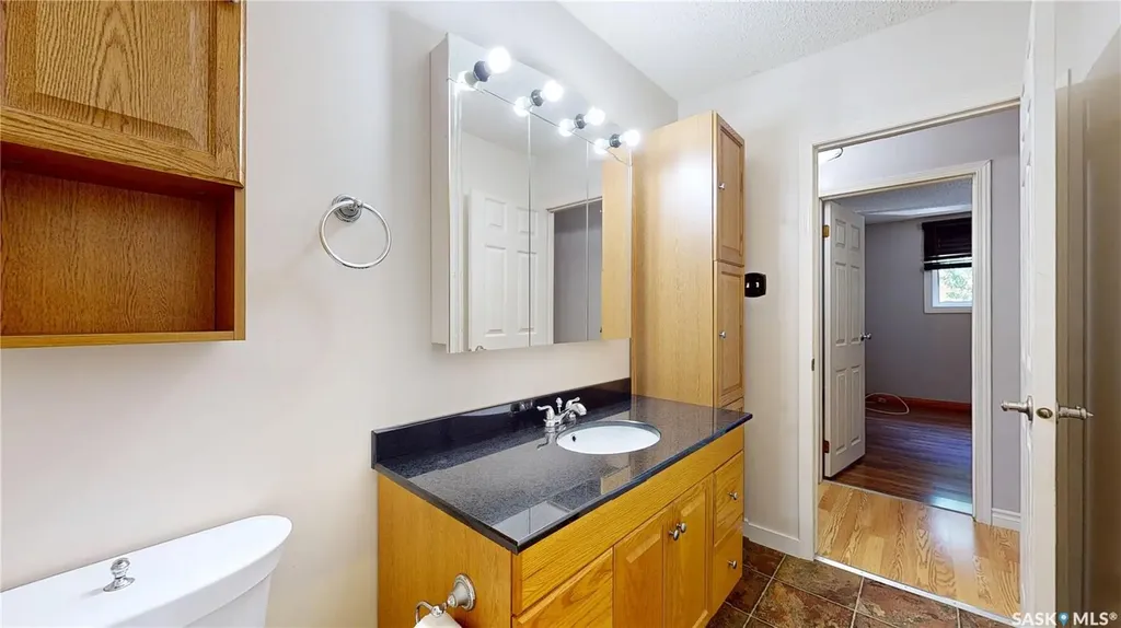 118 Salemka Crescent Regina SK S4R 7S1