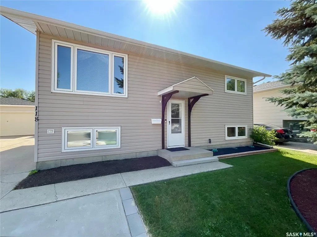 118 Salemka Crescent Regina SK S4R 7S1