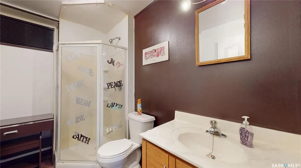 118 Salemka Crescent Regina SK S4R 7S1