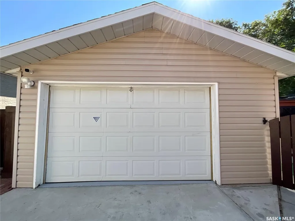 118 Salemka Crescent Regina SK S4R 7S1
