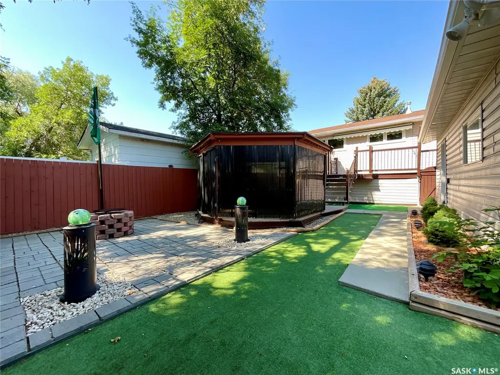 118 Salemka Crescent Regina SK S4R 7S1