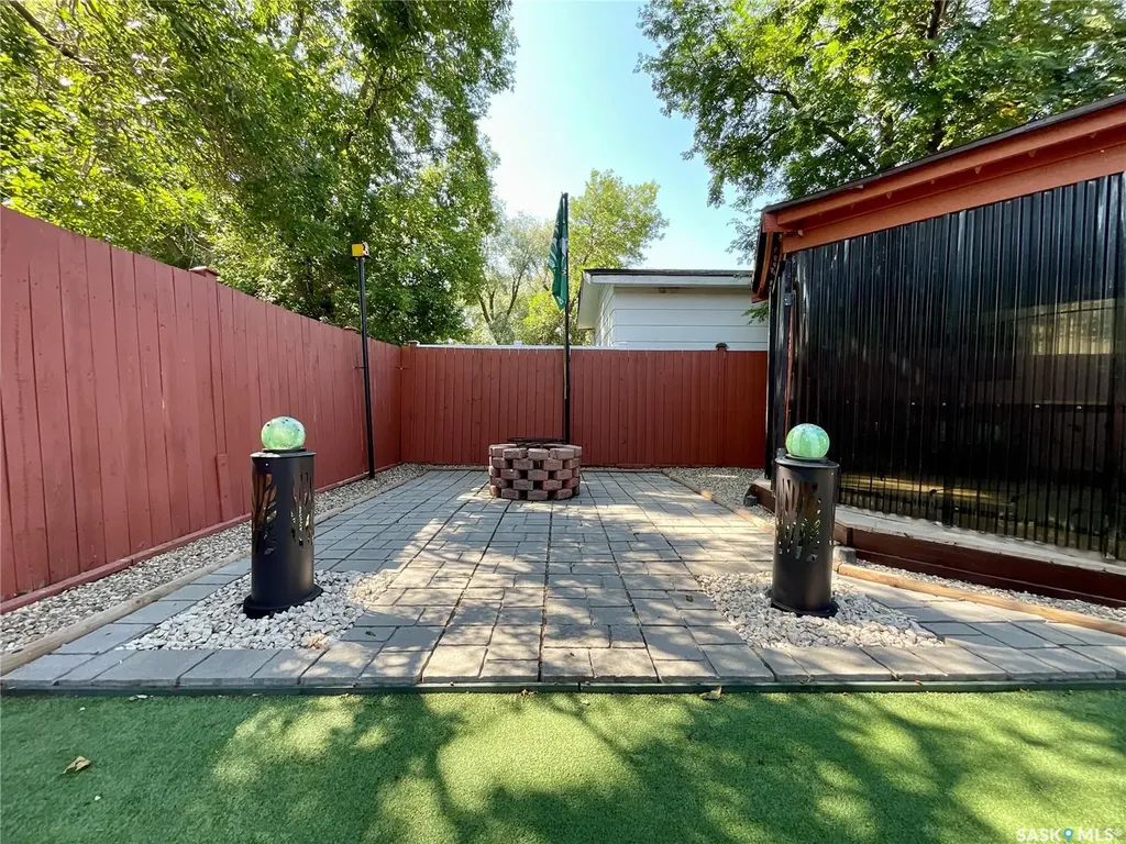 118 Salemka Crescent Regina SK S4R 7S1