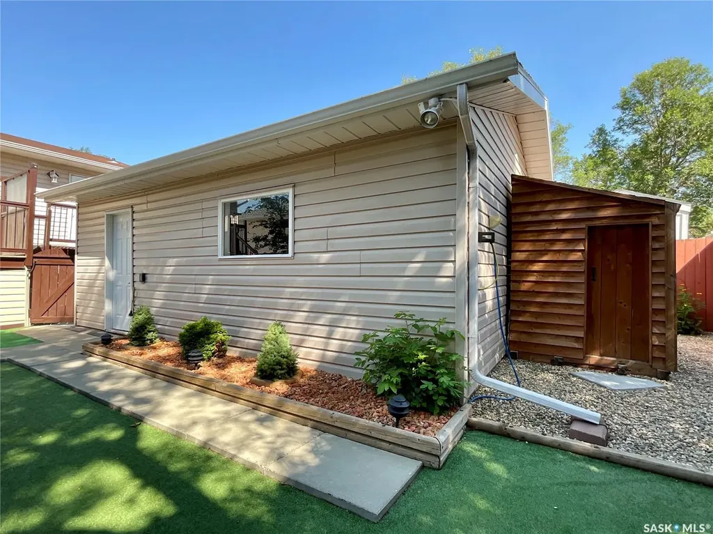 118 Salemka Crescent Regina SK S4R 7S1