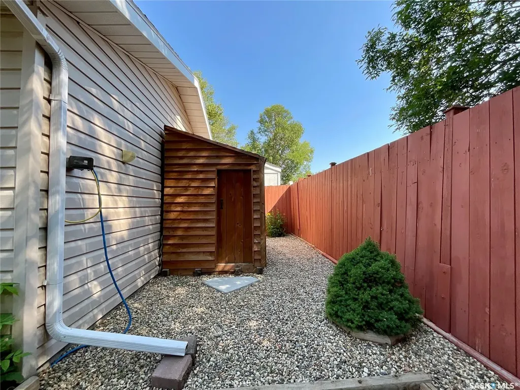 118 Salemka Crescent Regina SK S4R 7S1