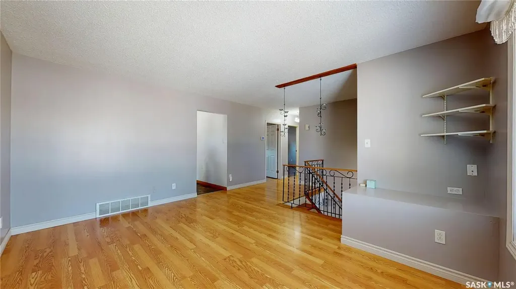 118 Salemka Crescent Regina SK S4R 7S1