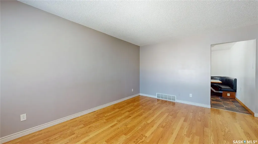 118 Salemka Crescent Regina SK S4R 7S1