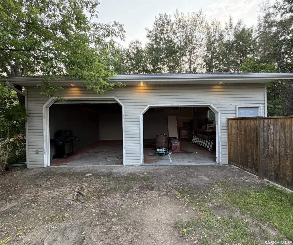 241 Dehavilland Avenue Air Ronge SK S0J 3G0