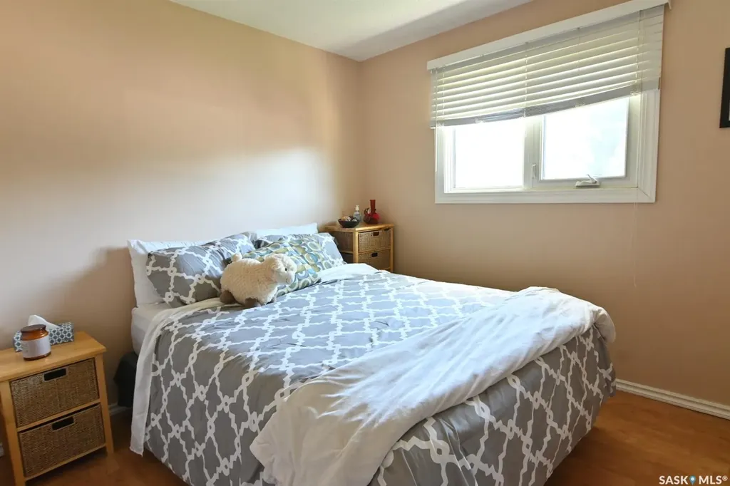 521 Guelph Crescent Saskatoon SK S7H 4R3