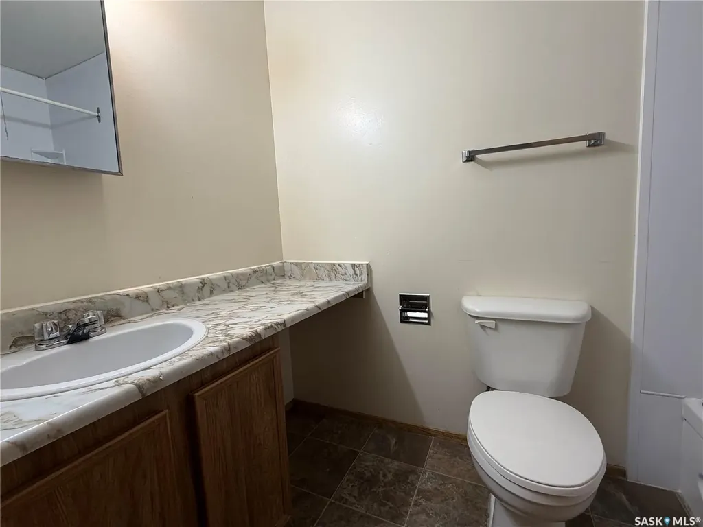15 Alport Crescent Regina SK S4R 8C6