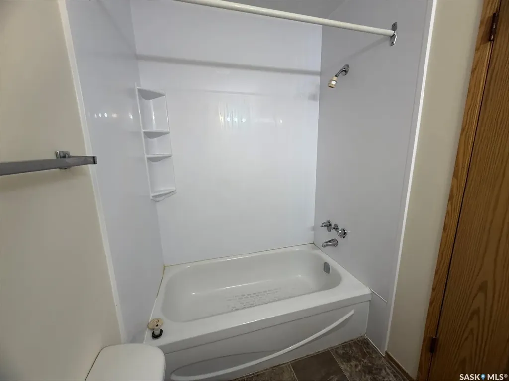 15 Alport Crescent Regina SK S4R 8C6