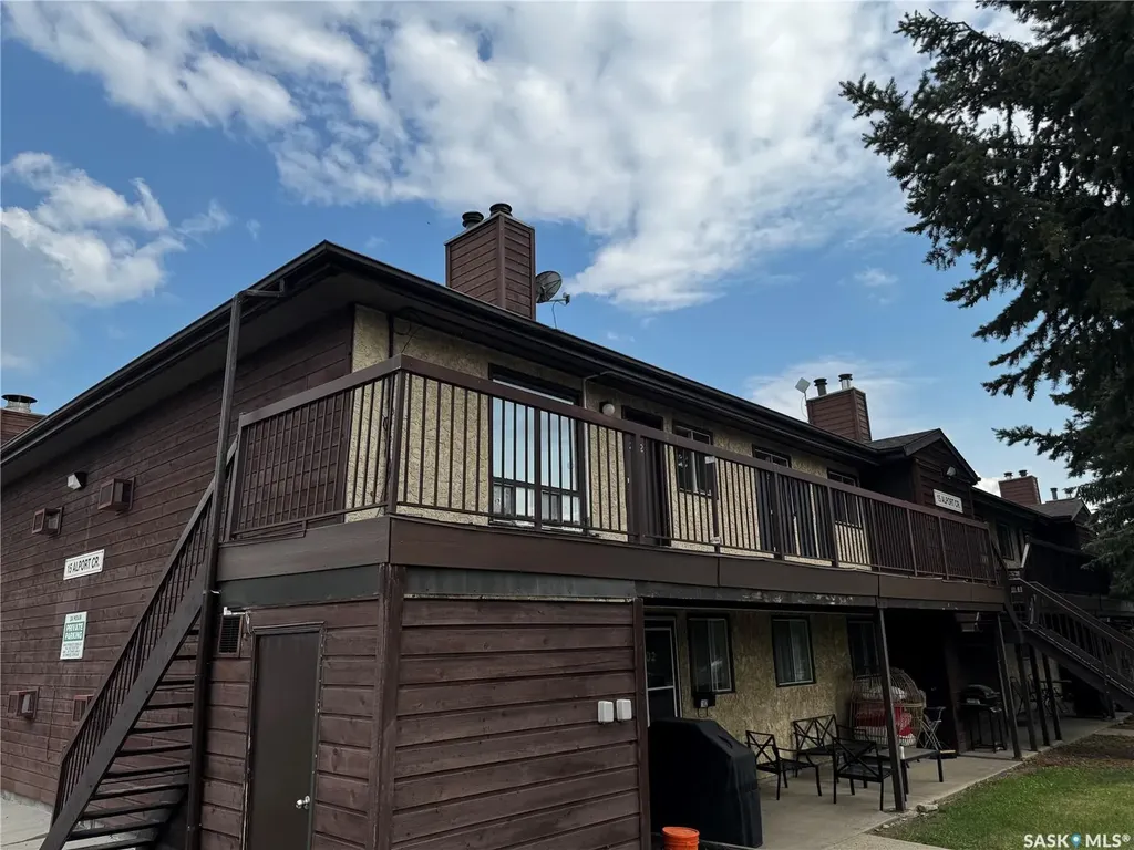 15 Alport Crescent Regina SK S4R 8C6