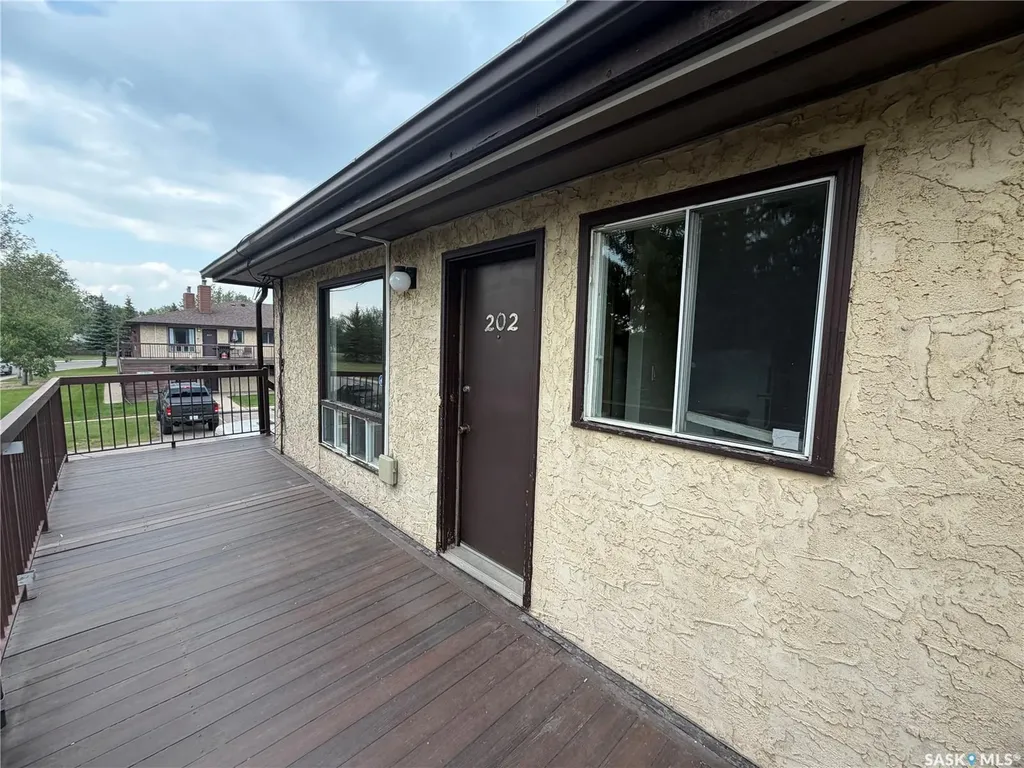 15 Alport Crescent Regina SK S4R 8C6