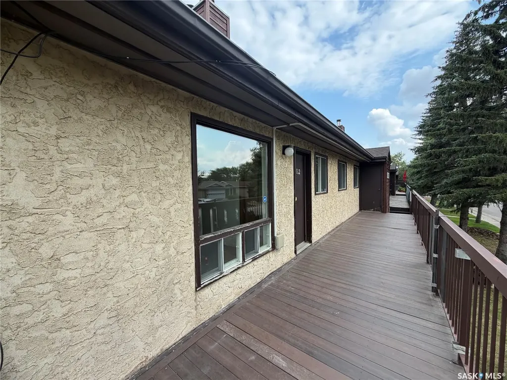 15 Alport Crescent Regina SK S4R 8C6