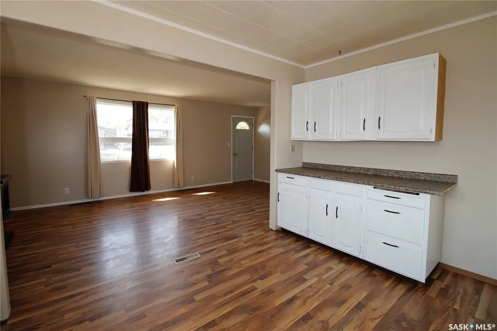 813 Cartier Street Whitewood SK S0G 5C0