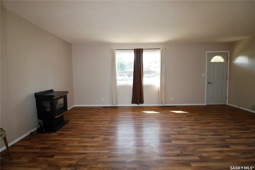 813 Cartier Street Whitewood SK S0G 5C0
