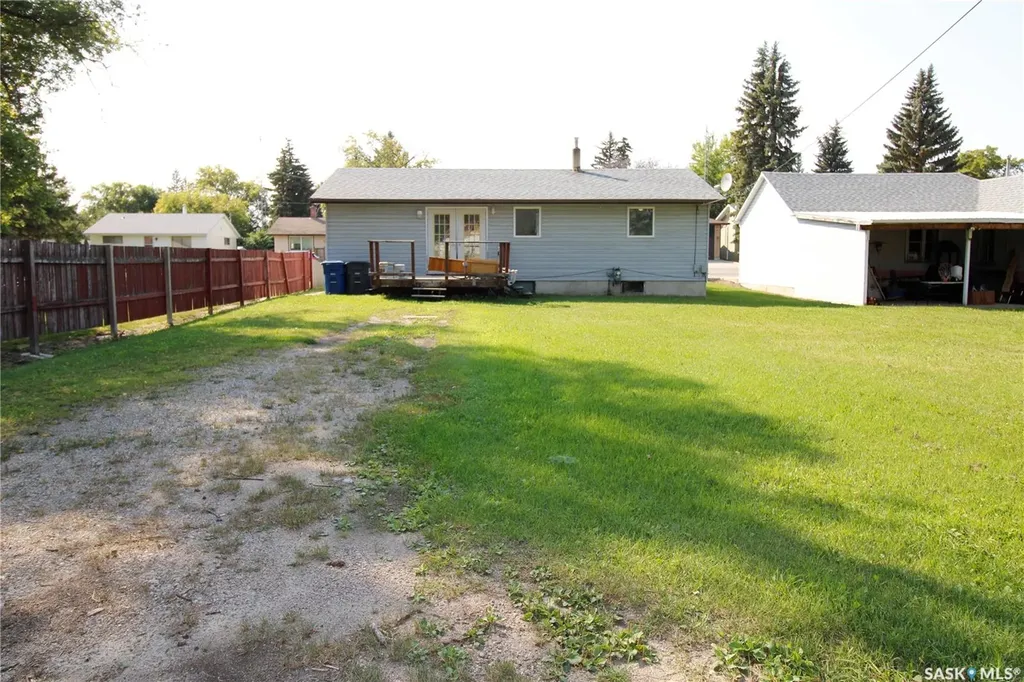 813 Cartier Street Whitewood SK S0G 5C0