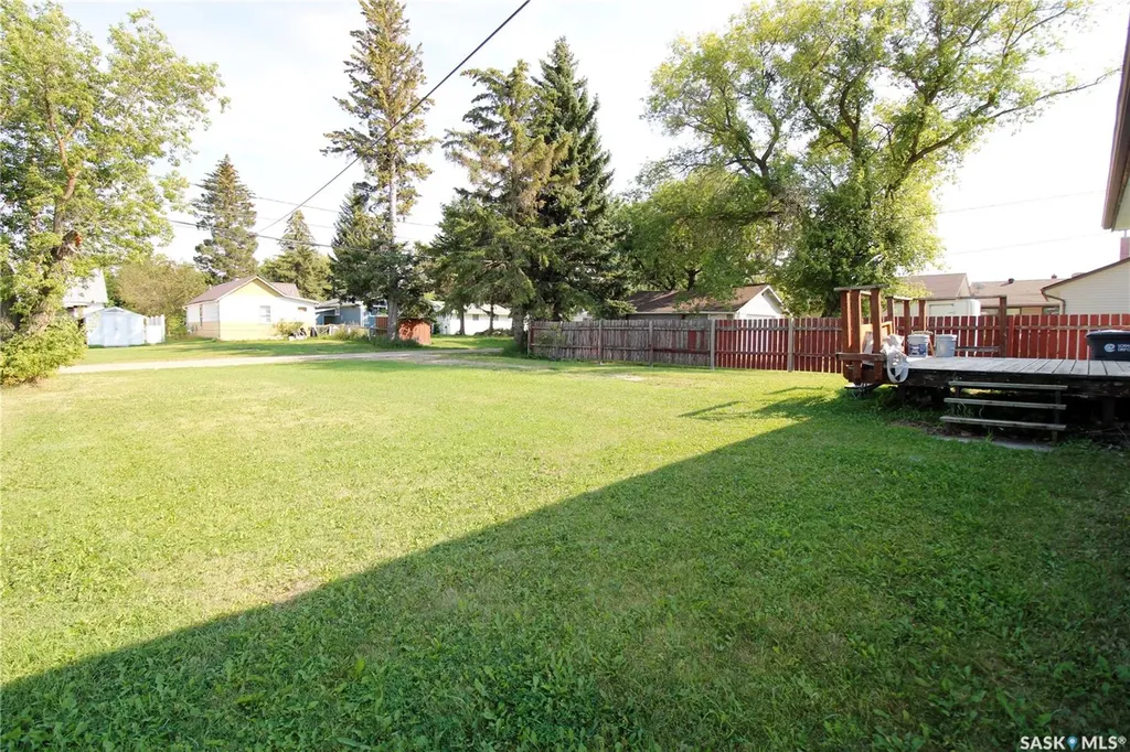 813 Cartier Street Whitewood SK S0G 5C0