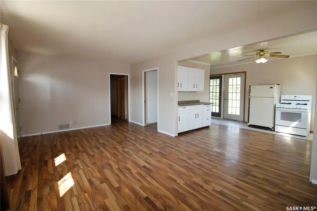 813 Cartier Street Whitewood SK S0G 5C0