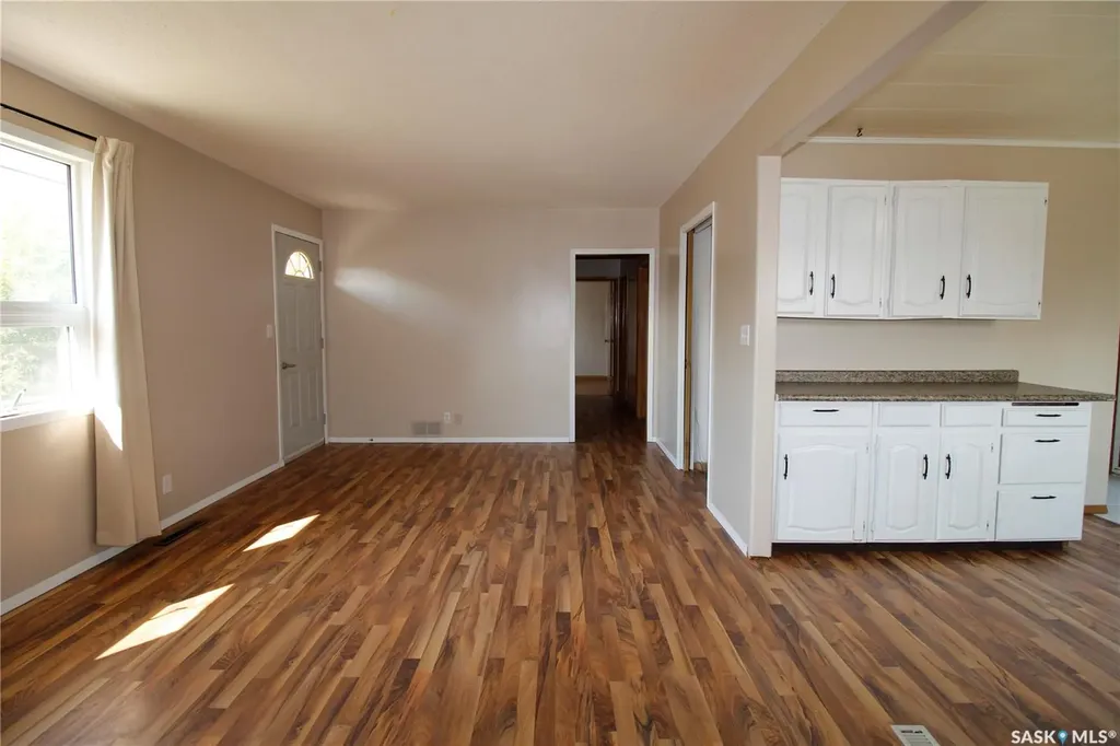 813 Cartier Street Whitewood SK S0G 5C0