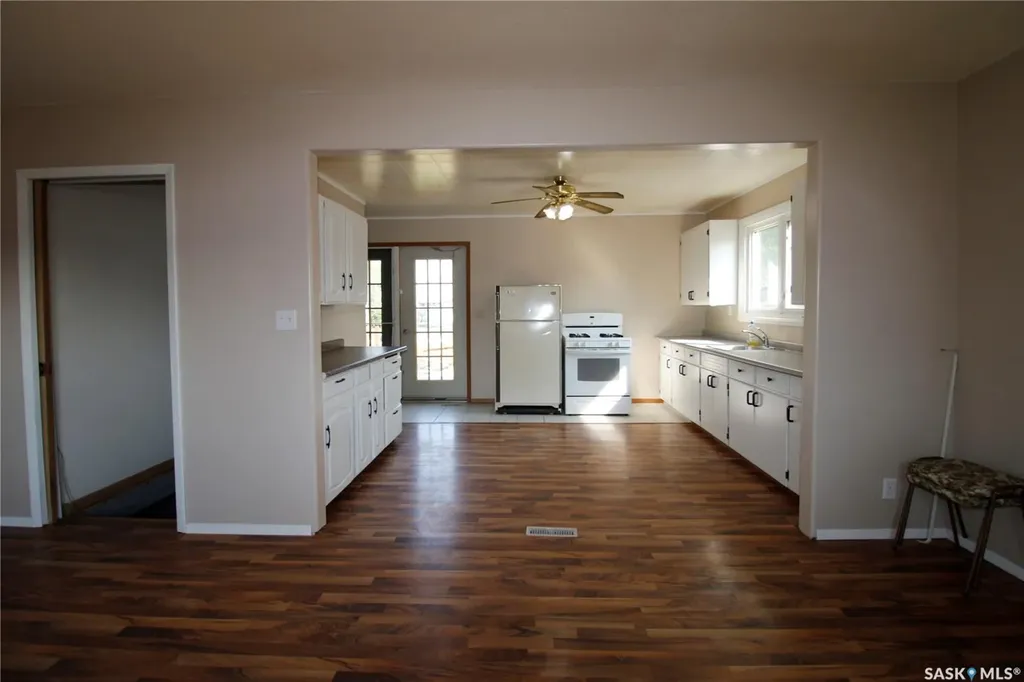 813 Cartier Street Whitewood SK S0G 5C0