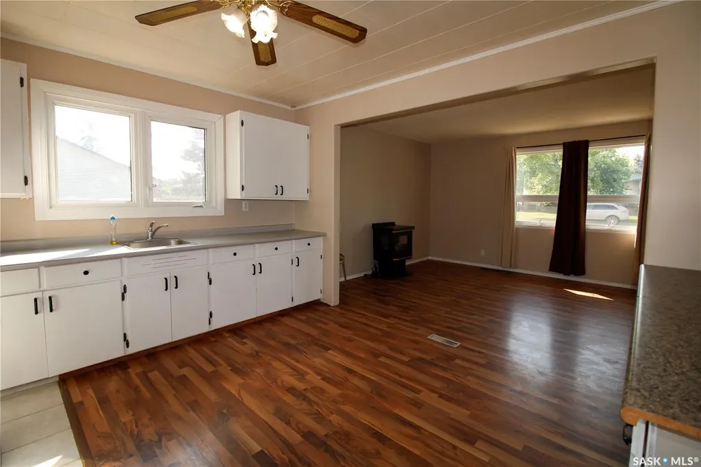813 Cartier Street Whitewood SK S0G 5C0