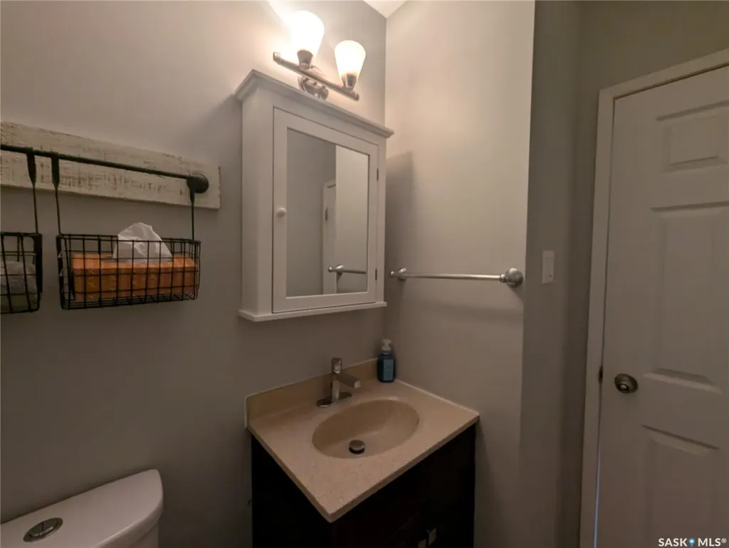 107 Carlton Street Viscount SK S0K 4M0