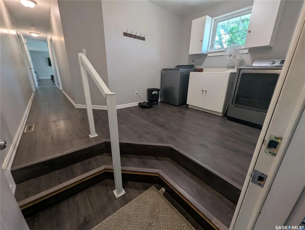 107 Carlton Street Viscount SK S0K 4M0