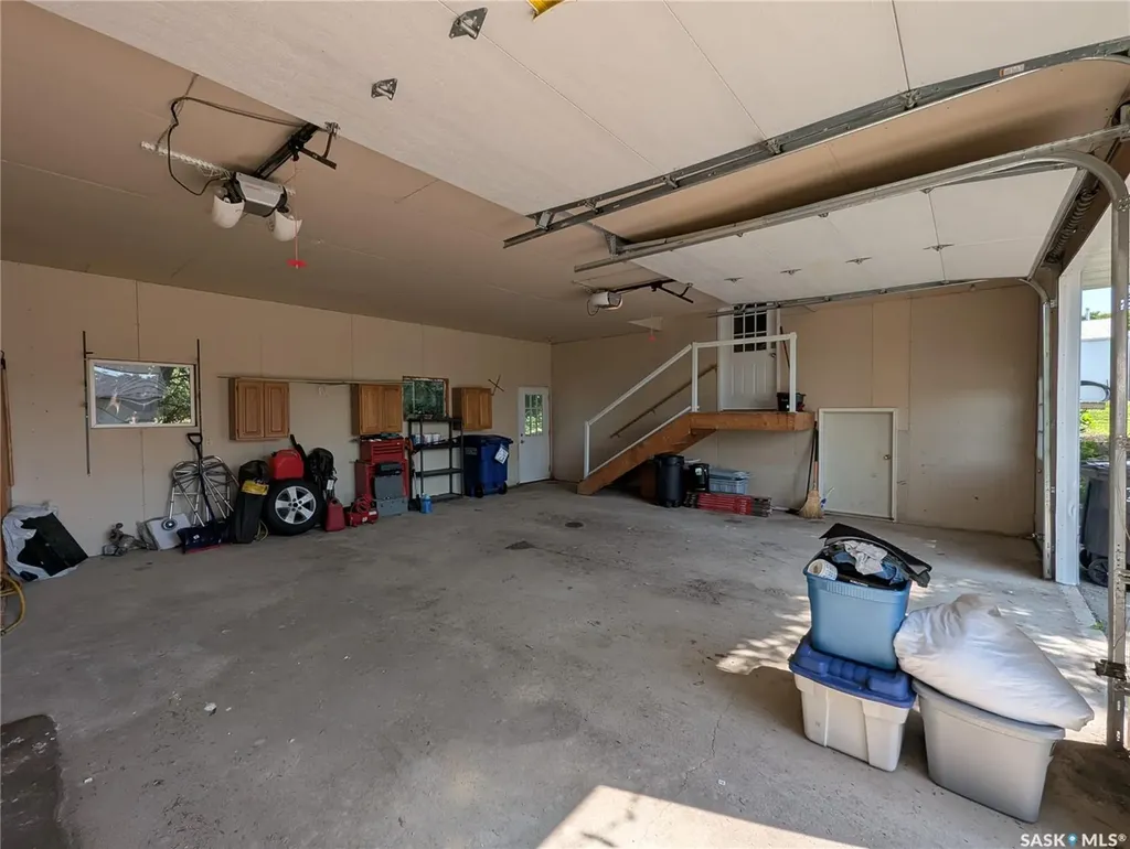 107 Carlton Street Viscount SK S0K 4M0