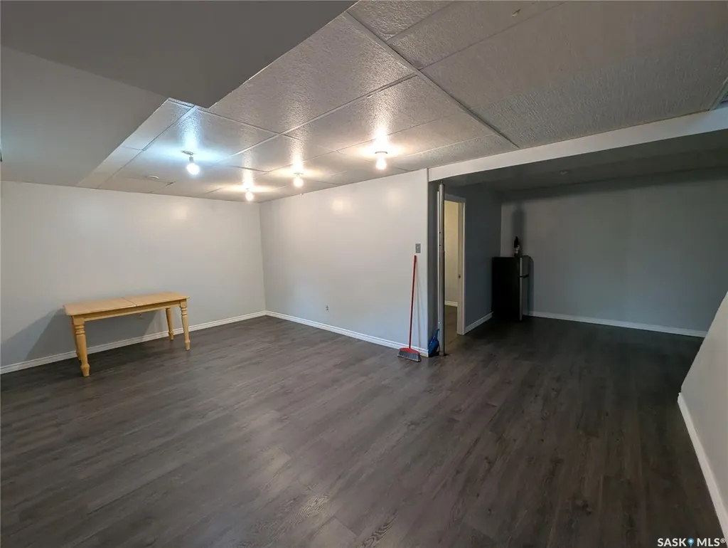 107 Carlton Street Viscount SK S0K 4M0