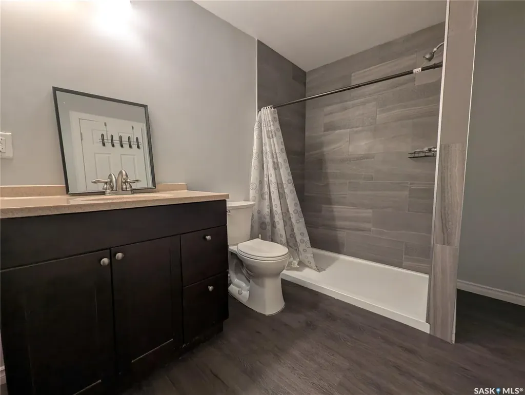 107 Carlton Street Viscount SK S0K 4M0