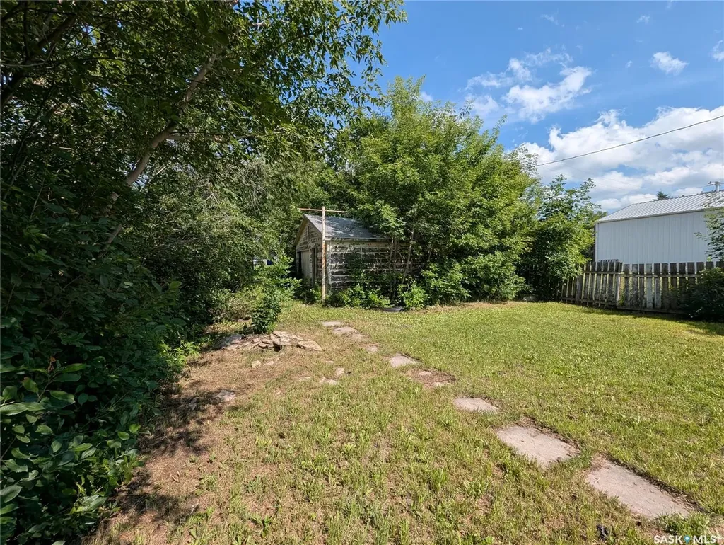 107 Carlton Street Viscount SK S0K 4M0