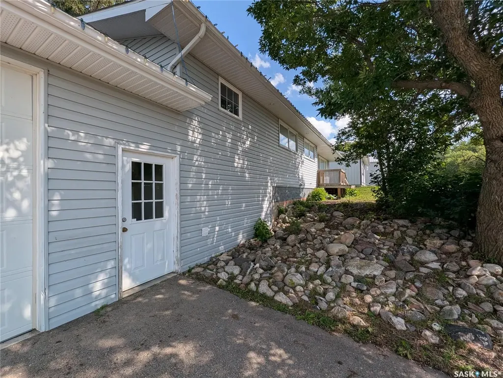 107 Carlton Street Viscount SK S0K 4M0
