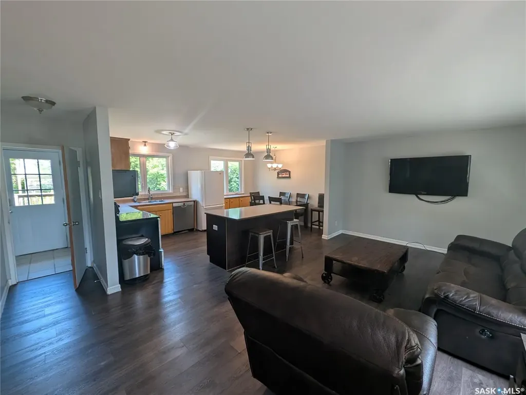 107 Carlton Street Viscount SK S0K 4M0