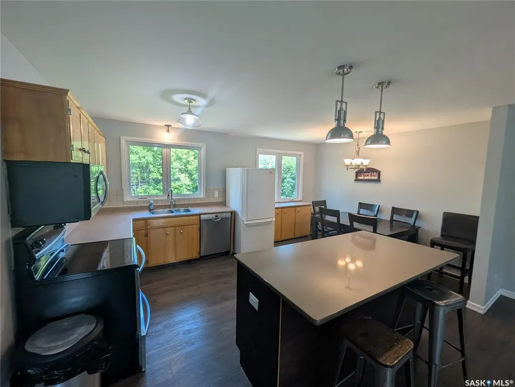 107 Carlton Street Viscount SK S0K 4M0