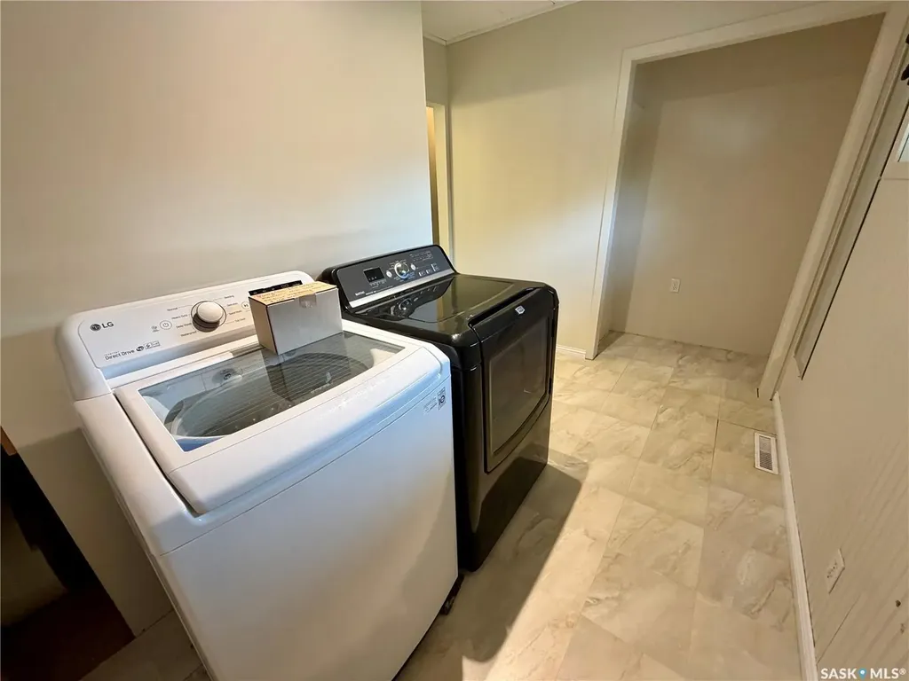 509 Mark Avenue Moosomin SK S0G 3N0